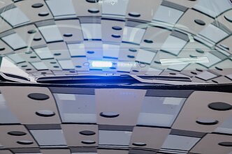 Kelių policija pristatė naują nežymėtą elektromobilį Kelių policija pristatė naują nežymėtą elektromobilį
