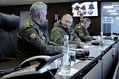 Vladimiras Putinas, Sergejus Šoigu ir Valerijus Gerasimovas