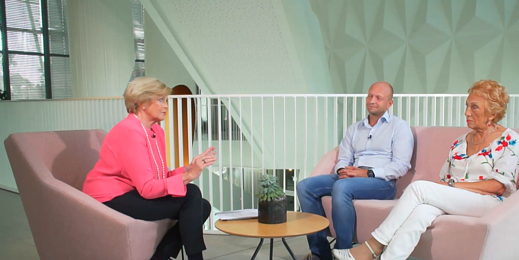 Diskusija: ar vyresni tėvai turi finansiškai remti savo atžalas?