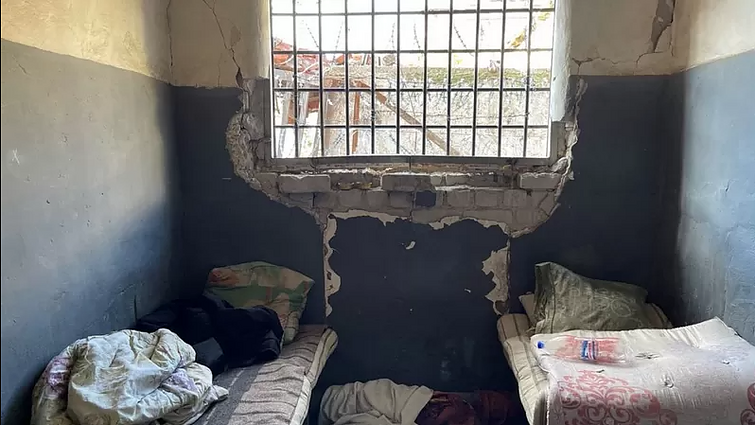 Камера в тюрьме в оставленном российскими войсками Изюме Камера в тюрьме в оставленном российскими войсками Изюме