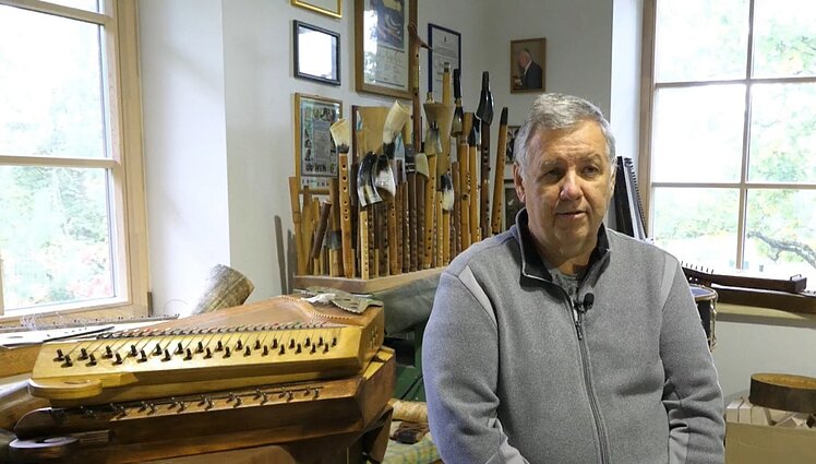 Prakalbinti liaudies instrumentus Egidijui Virbašiui – vienas juokas: 30 metų kaupta patirtis atgyja meistro dirbtuvėse