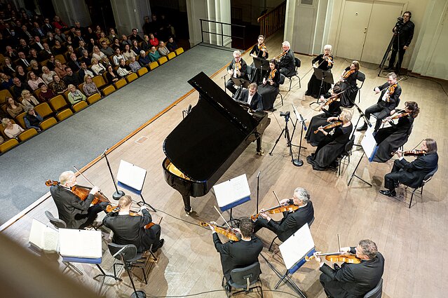 Lietuvos kamerinio orkestro ir pianisto Andriaus Žlabio koncertas Nacionalinėje filharmonijoje Lietuvos kamerinio orkestro ir pianisto Andriaus Žlabio koncertas Nacionalinėje filharmonijoje