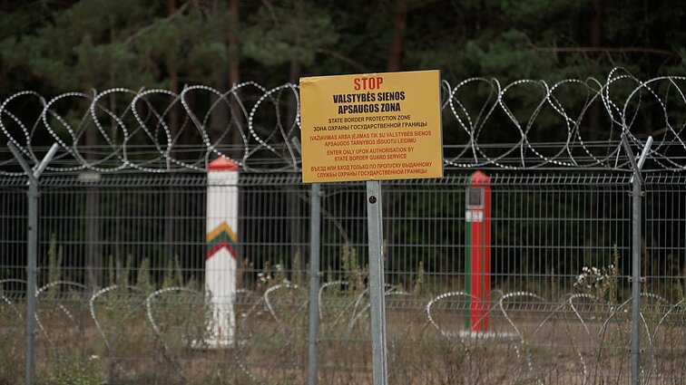 Jak się masz, sąsiedzie? Czy dzięki wzniesionemu ogrodzeniu na granicy z Białorusią mieszkańcy czują się bezpieczniej?