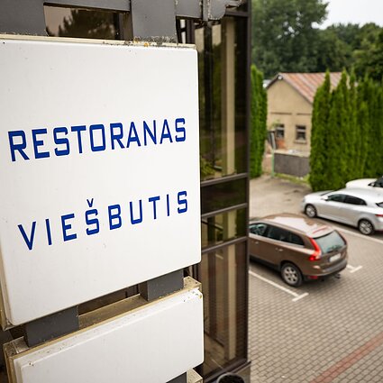 Lietuvos diena. Atšaukus lengvatinį PVM, kitais metais bankrutuos pusė viešbučių ir restoranų?