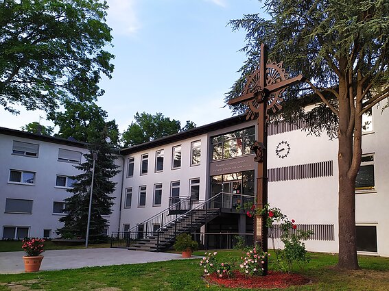 Vasario 16-osios gimnazija