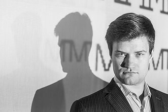 Oskaras Koršunovas vėl publikai pristato Nikolajaus Gogolio kūrinį „Pamišėlis“. Aktorius Eimantas Pakalka