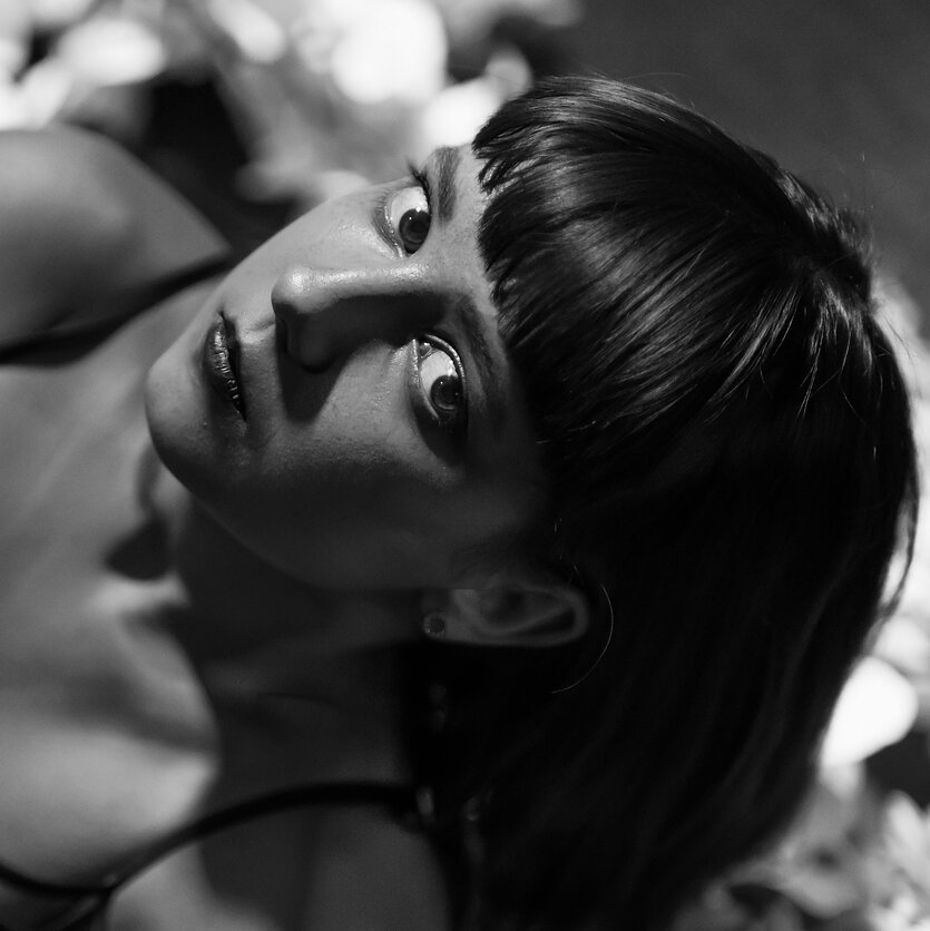 72 atspalviai. Buvusi striptizo šokėja: seksualinis darbas moterį ir neigiamai veikia psichologiškai, ir įgalina