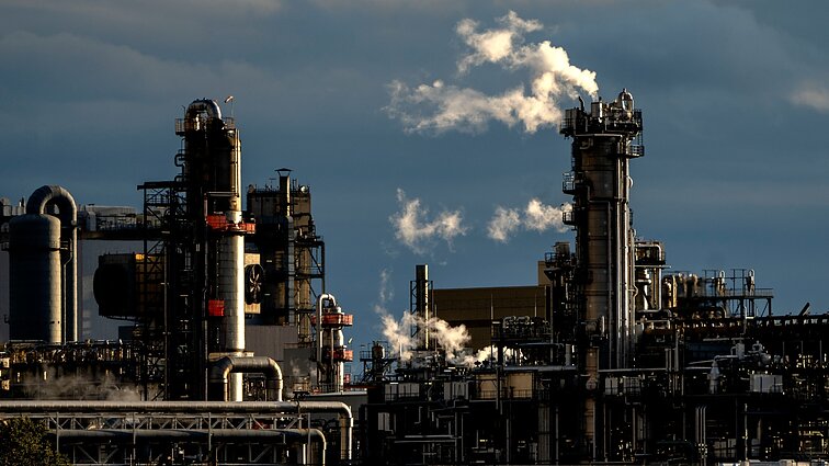 ES ministrai susitarė mažinti energijos vartojimą ir įvesti viršpelnio mokestį energetikos bendrovėms