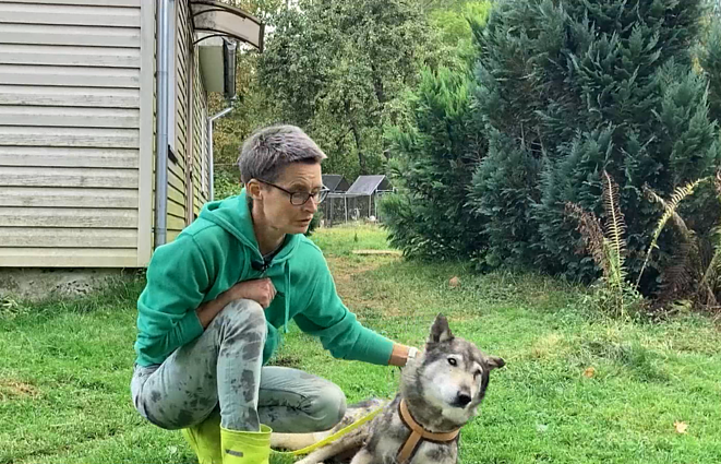 Beglobius gyvūnus savo namuose priglaudžianti Ugnė: reikia paklausti savęs – „jeigu ne aš, tai kas?“