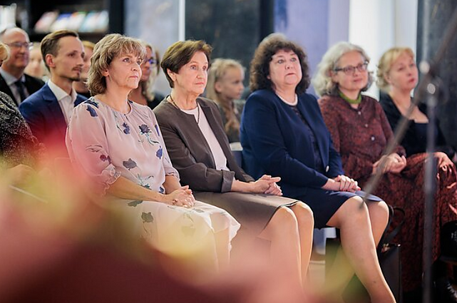 Panorama. Minint Tarptautinę mokytojų dieną apdovanoti Metų mokytojai (su vertimu į gestų k.)