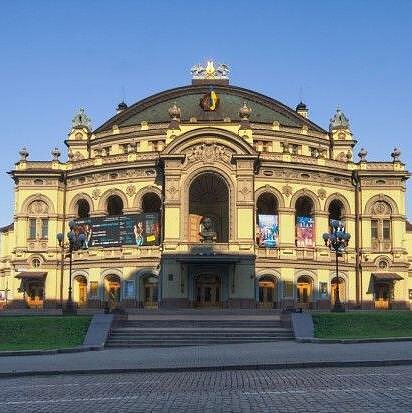 Ryto allegro. Naujas Kyjivo operos teatro sezonas: su oro pavojaus sirenomis, bet antistresinis