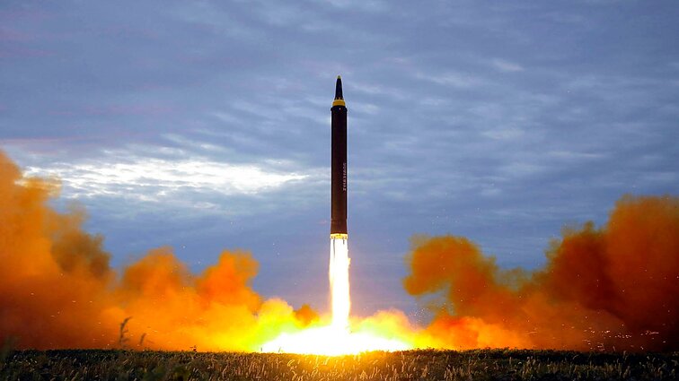 Žinios. Ekspertai perspėja, kad Pchenjanas ruošiasi ir branduolinio ginklo testui