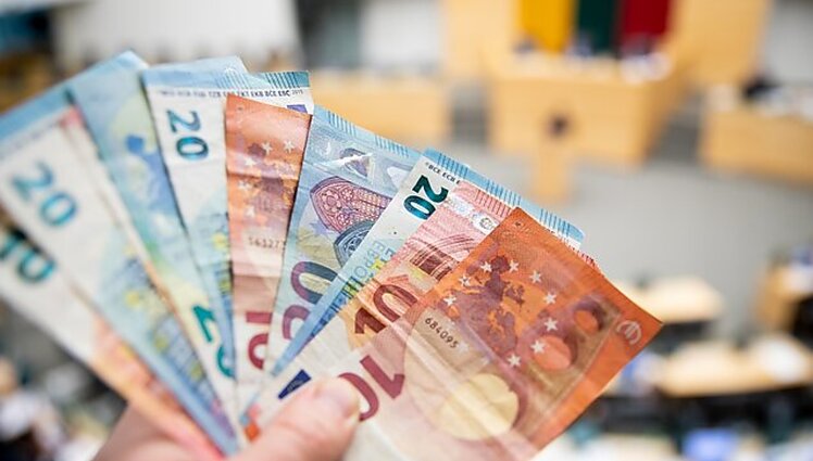 Ekonomistas Vyriausybės numatytą pagalbą verslui vertina teigiamai, tačiau įspėja: pinigų lietaus būti negali
