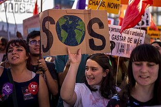 Aktyvistai proteste prieš klimato kaitą (asociatyvi)