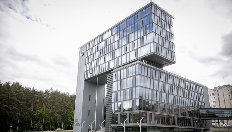 Žinios. Ieškant būdų taupyti, VGTU serverių išskiriamą šilumą naudoja patalpoms šildyti