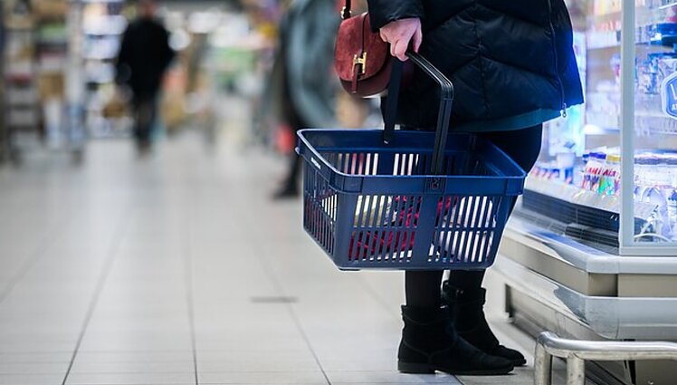 Ekonomistas pateikė siūlymus, kaip nuskausminti maisto kainas: atsakingi apsimeta, kad viskas gerai