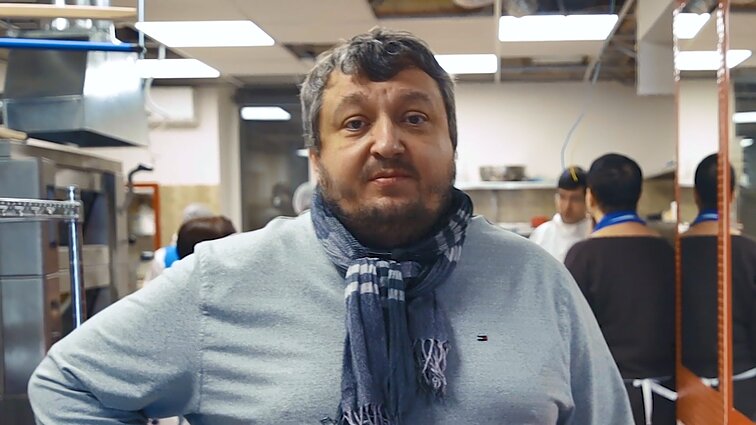 Karas sužlugdė Oleksandro svajonę įkurti nuosavą kepyklą, bet dabar jis džiaugiasi duoną gamindamas Ukrainos gynėjams