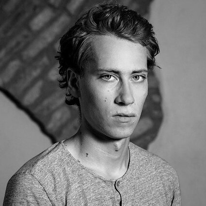 Pirmas sakinys. Adomas Juška. Režisuoti literatūrą