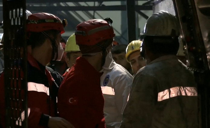 Žinios. Tragedija Turkijoje: per sprogimą anglių kasykloje žuvo mažiausiai 28 šachtininkai