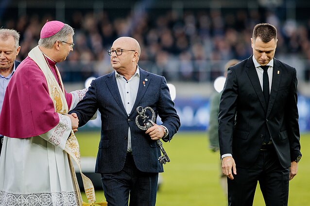 Kaunas Mayor Visvaldas Matijošaitis at the opening of the Darius and Girėnas Stadium