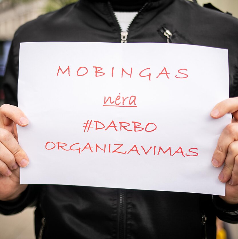 E. Blažio / LRT nuotr., Radijo byla. Emociškai smurtaujantį kolegą darbdavys galės atleisti be įspėjimo. Karo Ukrainoje poveikis prekybai žmonėmis. Kokiais atvejais galima nutraukti santuoką vienašališkai?