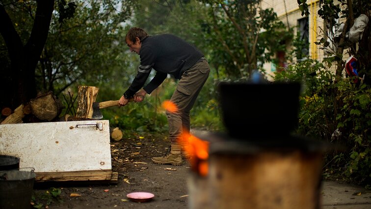 Žinios. Ukraina įveda elektros ribojimus, rusų pajėgoms toliau taikantis į kritinę infrastruktūrą