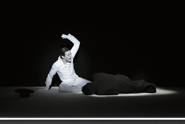 Roberto Wilsono spektaklis „Dorianas“