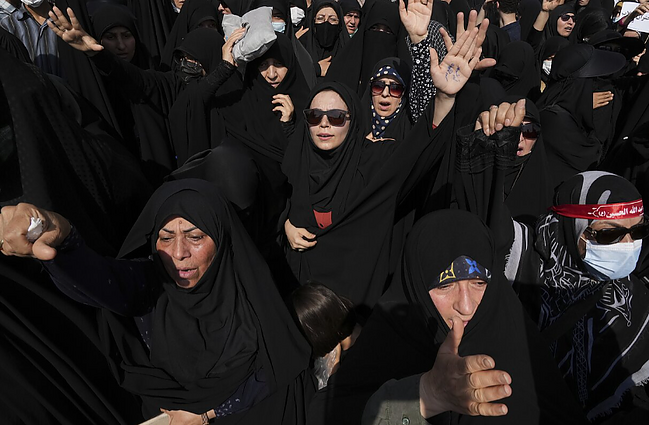 Žinios. Žmogaus teisių stebėtojai: nuo protestų pradžios Irane suimti beveik 13 tūkst. žmonių