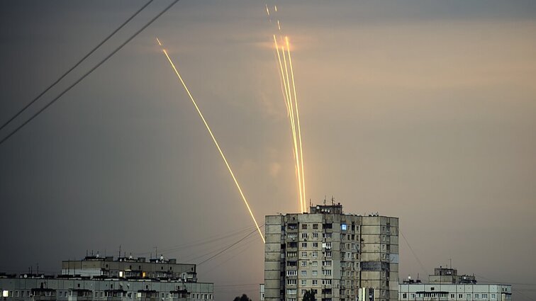 Žinios. Zelenskis apie Šoigu kaltinimus, jog Ukraina naudos „nešvarią bombą“: tai reiškia viena – Rusija jau pati tai paruošė