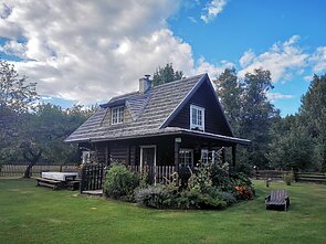 Gretos ir Konrado Kupstų sodyboje
