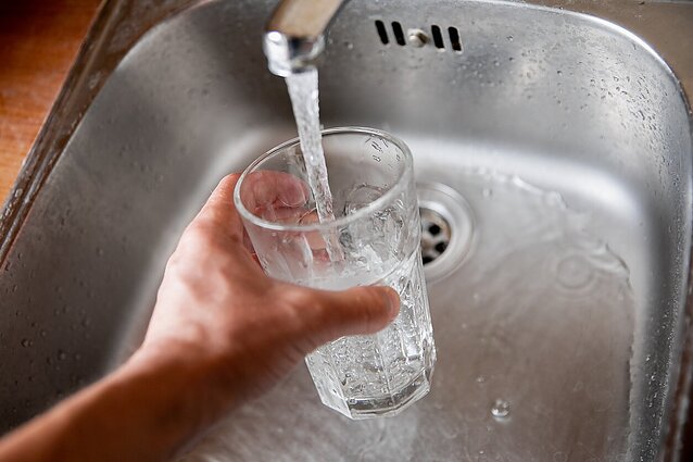 Žinios. Seimas leido didinti geriamojo vandens kainą, jei elektros ir dujų kainos kiltų 30 proc.