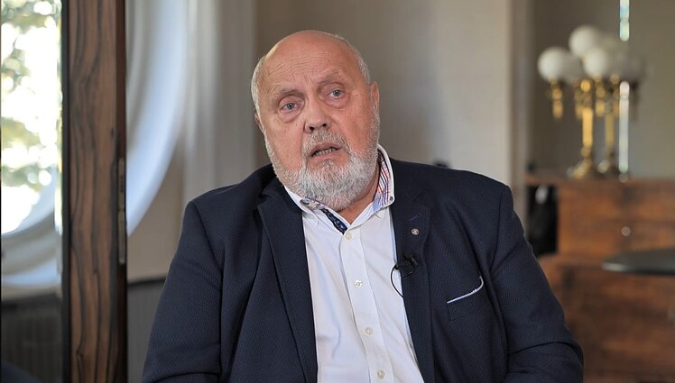 Prisitaikyti prie pensininko kasdienybės Vidmantui užtruko 2 metus: padėjo protmūšiai ir joga