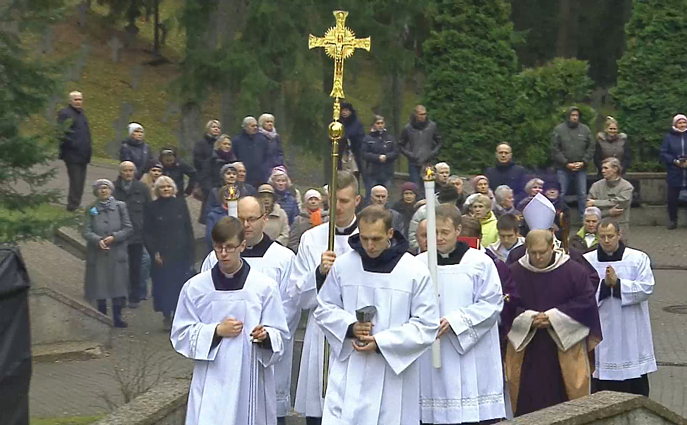 Mirusiųjų dienos (Vėlinių) šv. Mišios iš Antakalnio kapinių
