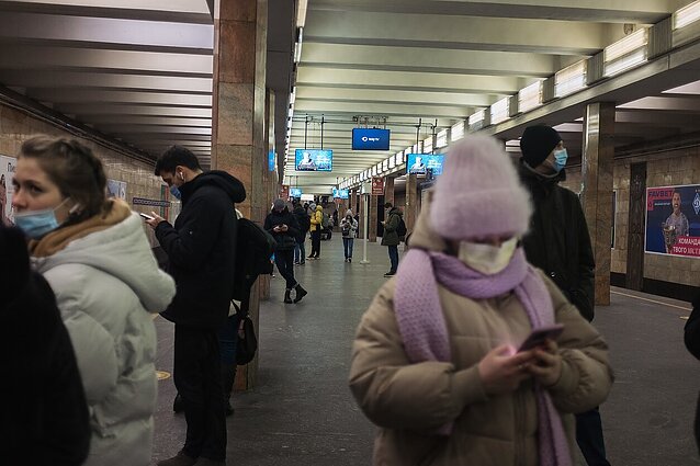 Kyjivas pradeda stabdyti energijos tiekimą, kad išvengtų sistemos sutrikimų po Rusijos apšaudymų