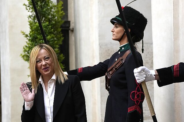 Žinios. Italijos premjerė lankosi Briuselyje, kur sieks įrodyti, kad nenutols nuo Europos Sąjungos