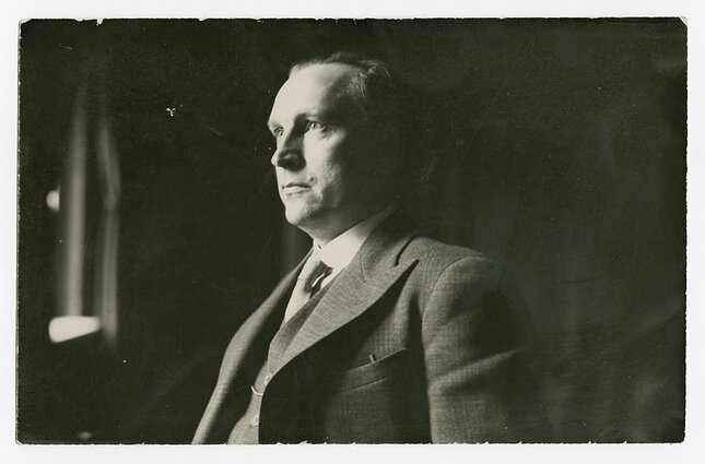 Antanas Sutkus – Lietuvos Valstybės radiofono direktorius. 1929–1934 m. Antanas Sutkus – Lietuvos Valstybės radiofono direktorius. 1929–1934 m.