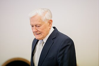 Valdas Adamkus