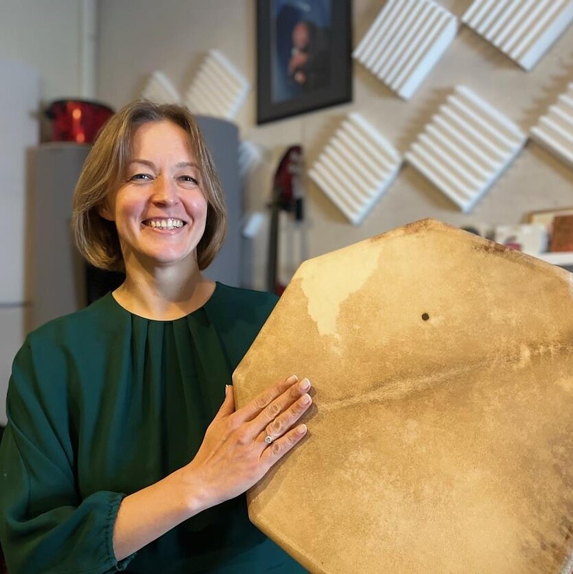 Teramuzika. Etninės dainavimo tradicijos ir jų psichoterapinis poveikis. Pokalbis su dainininke, doc. dr. Brigita Bublyte