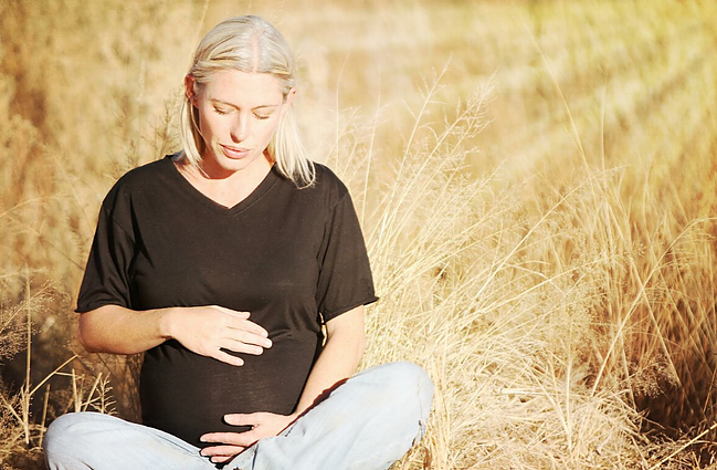 Psichologė apie pogimdyminę depresiją: vienas iš svarbiausių dalykų – padėti moteriai nesijausti vienišai