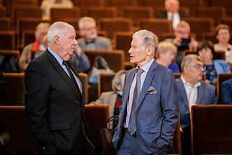 Pasaulio tautų teisuolių apdovanojimai Vyriausybėje