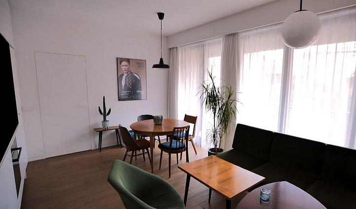 Pora bute dėmesį skyrė praėjusiam amžiui – raktu į stilių tapo 1953 m. sukurtas staliukas