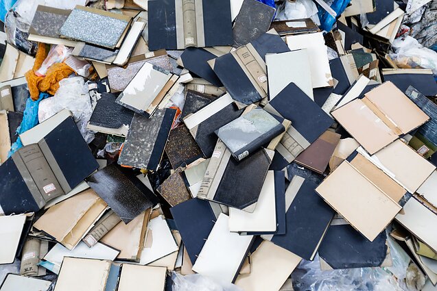 Senovinės LSMU bibliotekos knygos šiukšlyne