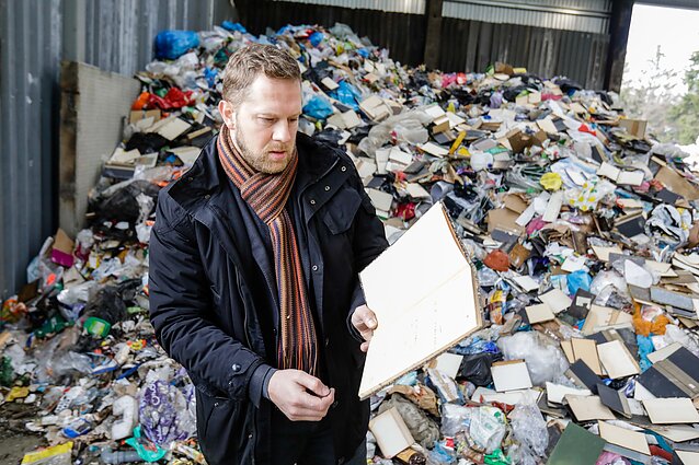Senovinės LSMU bibliotekos knygos šiukšlyne