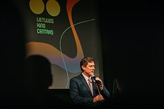 Lietuvos kino centras švenčia veiklos dešimtmetį Lietuvos kino centras švenčia veiklos dešimtmetį
