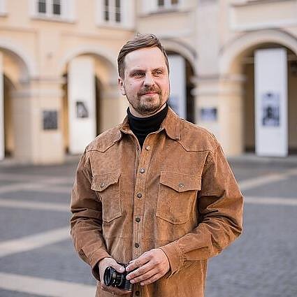 Homo cultus. Tarp praeities ir ateities. Nepažinta Lietuva, karas, frontas ir nuoširdi pastanga suprasti žmogų. Pokalbis su fotografu Artūru Morozovu
