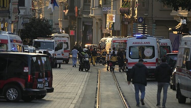 Panorama. Turkijos viceprezidento teigimu, išpuolį Stambulo centre įvykdė savižudė sprogdintoja