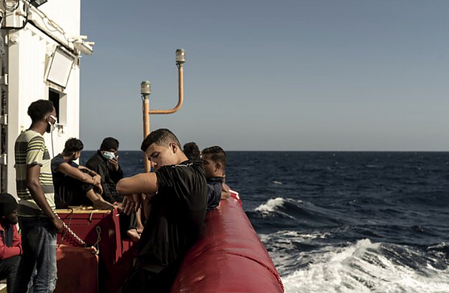 Žinios. Paryžius ir Londonas siekia susitarti, kaip kovoti su neteisėta migracija Lamanšo sąsiauryje
