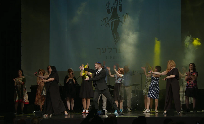 Menora. „Fajerlech“ jubiliejinis koncertas: ansamblio vadovė sako norėjusi parodyti visus geriausius kūrinius