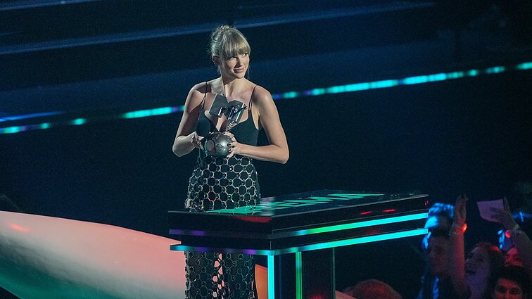 MTV Europos apdovanojimuose – Taylor Swift laimėjimai ir „Kalush Orchestra“ pasirodymas