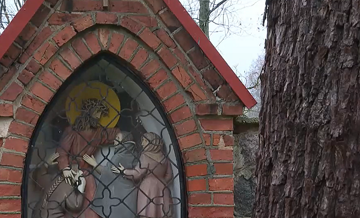 Bandoma išsaugoti Anykščių bažnyčios šventorių puošiančios kryžiaus stotys: nieko panašaus Lietuvoje daugiau nėra